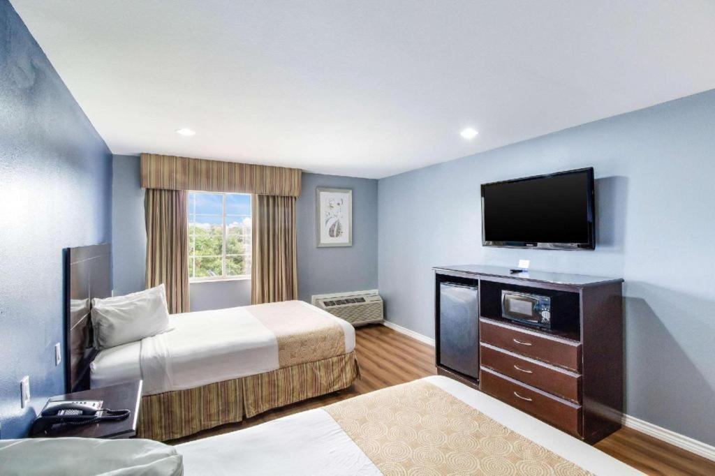 Rodeway Inn & Suites Port Arthur - Groves Esterno foto
